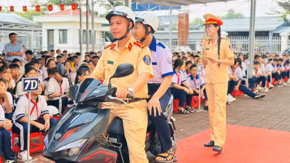 Cà Mau trang bị kỹ năng lái xe an toàn cho toàn dân nhân dịp năm học mới