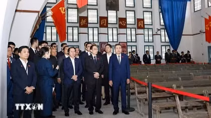 Chủ tịch Quốc hội Trần Thanh Mẫn thăm di tích lịch sử cách mạng tại tỉnh Thiểm Tây của Trung Quốc