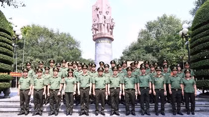 Đoàn Ủy ban Kiểm tra Đảng ủy Công an Trung ương về nguồn tại Tuyên Quang