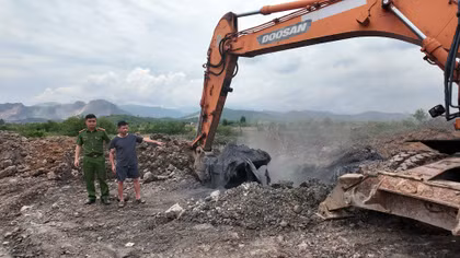 Truy quét những “bãi chôn” chất thải công nghiệp