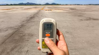 Nơi “chảo lửa” 71°C, đảm bảo an toàn bay vẫn nghiêm ngặt