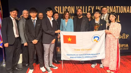 Đoàn học sinh Việt Nam giành 11 giải thưởng tại SVIIF 2026 ở Thung lũng Silicon