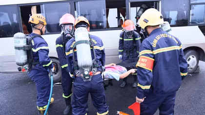 Công an Tuyên Quang diễn tập tình huống cứu nạn trên cao tốc