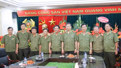 Tám mươi năm một niềm tin