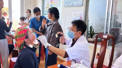 Chiến dịch 60 ngày đêm khám sức khỏe cho người dân Lâm Đồng