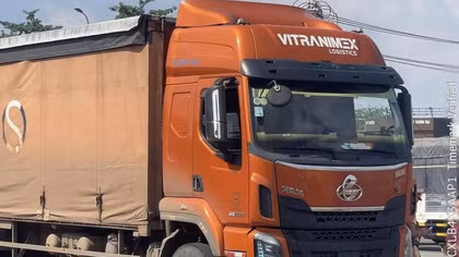 Xe container tông 3 người tử vong ở vòng xoay “tử thần”