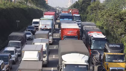Ùn tắc kéo dài từ Đồng Nai đến cửa ngõ TP Hồ Chí Minh
