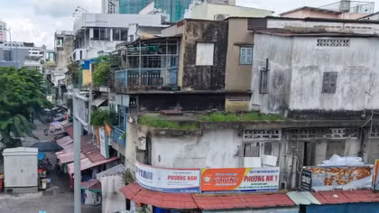 Cấp bách chỉnh trang 2 khu dân cư lâu đời ngay trung tâm TP Hồ Chí Minh