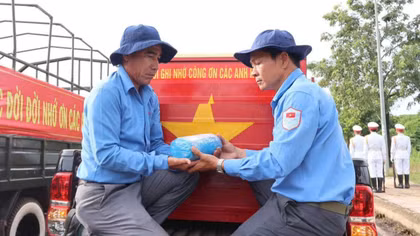 Đón 62 hài cốt Anh hùng liệt sĩ từ Campuchia về nước
