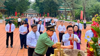 Cục Quản lý xuất nhập cảnh và Đại học CSND tri ân các Anh hùng liệt sĩ