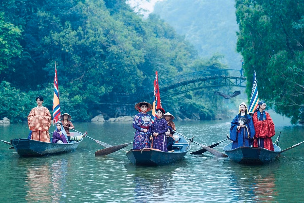 co-phuc-viet-thu-hut-du-lich-quang-ba-hinh-anh-viet-nam.jpg