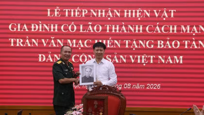Trao tặng hiện vật, hội thảo khoa học về cán bộ lão thành cách mạng Trần Văn Mạc