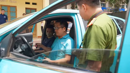 Thị trường ngầm mua bán thiết bị gian lận cước taxi công nghệ