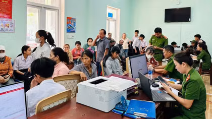 Quyết liệt với phong trào “Ba nhất”, vững bước xây dựng “xã không ma túy”