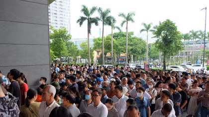 Đông đảo người dân đến xem Quy hoạch Thủ đô Hà Nội tầm nhìn 100 năm