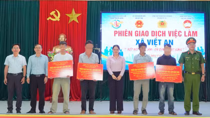 Trao “cần câu”, khơi mở đường hoàn lương tươi sáng