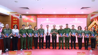 Giới thiệu cuốn sách mới do Thượng tướng, PGS.TS Trần Quốc Tỏ làm chủ biên