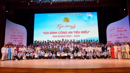 Tuyên dương những gia đình Công an tiêu biểu giai đoạn 2021-2026