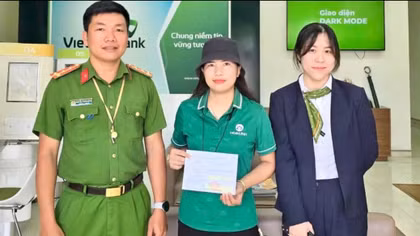 Tài khoản bỗng nhận 150 triệu đồng, người phụ nữ nhờ Công an xã tìm người trả