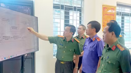 Lật tẩy thủ đoạn vô hiệu hóa "lá chắn" sinh trắc học ngân hàng