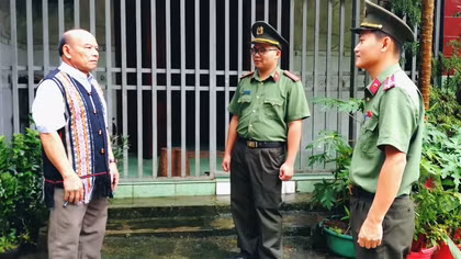Người có uy tín đồng hành bảo vệ bình yên ở vùng cao Nam Trà My