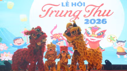 Hà Nội rộn ràng đón Trung thu sớm