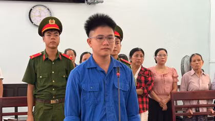 Thua lỗ tiền ảo, một bác sĩ đột nhập vào nhiều tiệm vàng trộm hơn 5 tỷ đồng 