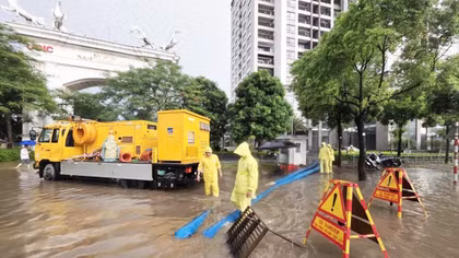 Hà Nội yêu cầu trực 24/24 giờ tại điểm úng ngập