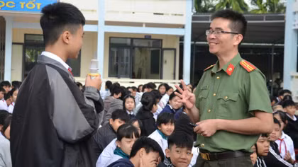 Lá chắn bảo vệ trẻ em trên không gian mạng