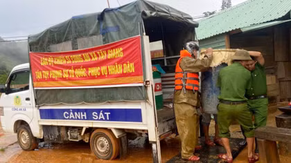 Gần dân, sát cơ sở, giữ bình yên miền biên viễn Tây Giang