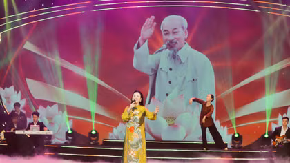 “Sáng mãi tên Người” – chương trình nghệ thuật giàu cảm xúc về Chủ tịch Hồ Chí Minh
