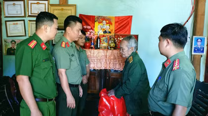 Người Anh hùng trên dãy Trường Sơn 