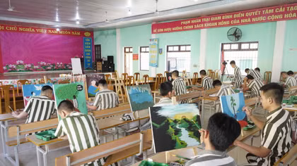 Chuẩn bị hành trang cho ngày về của những người lạc lối ở Trại giam Bình Điền