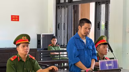 Được tạm hoãn thi hành án để chữa bệnh, lại vận chuyển ma túy