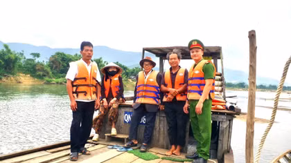 Gần dân, bám cơ sở vì bình yên bên dòng Vu Gia