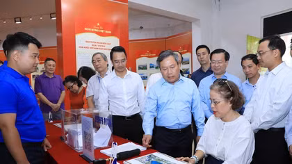 Ý tưởng tổng thể là tổ chức Hồ Gươm như một quảng trường lớn 