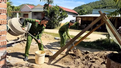“Gần dân nhất” để giữ an ninh, trật tự nơi biên viễn Avương