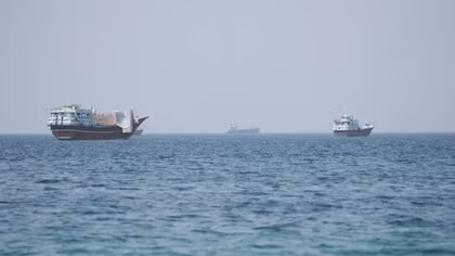 Giá dầu tăng trở lại khi triển vọng mở cửa eo biển Hormuz mờ mịt