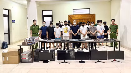 Khởi tố 21 bị can vụ quảng cáo phóng đại thuốc Đông y ở Phú Thọ
