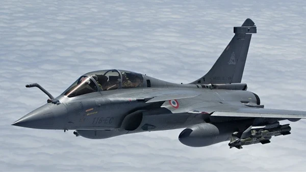 Pháp điều ba tiêm kích Rafale tới bảo vệ không phận Ba Lan