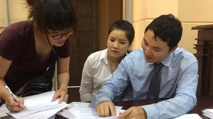 Dời ngày tuyên án vụ kiện giữa Ngọc Trinh và Nhà hát kịch TP.HCM