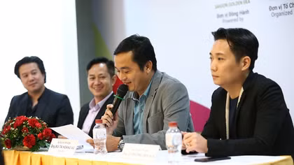 Thầy trò Thanh Bùi “đại náo” đêm Nghệ thuật đường phố cuối cùng của năm 