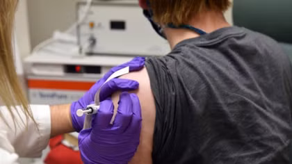 Dân Moscow sắp được tiêm vaccine COVID-19 của Anh