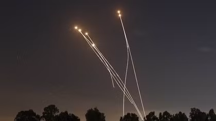 Israel bắn rơi máy bay Iran