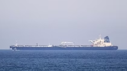 Phiến quân Houthi nã tên lửa dồn dập vào tàu chở dầu Saudi Arabia