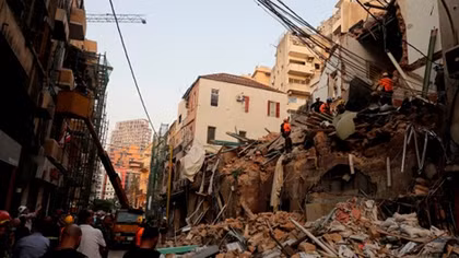 Em bé còn sống dưới đống gạch đá 30 ngày sau thảm kịch Beirut?