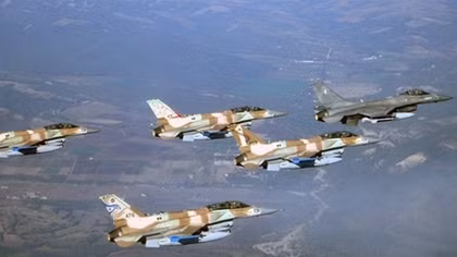 Giữa lúc căng thẳng, Israel ồ ạt dội bom vào dải Gaza