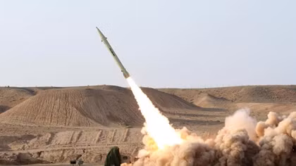 Iran khoe siêu tên lửa hành trình đánh trúng mục tiêu cách 1.400 km