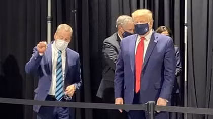Mỹ phá kỷ lục về số ca COVID-19 mới, ông Trump nói sẽ đeo khẩu trang