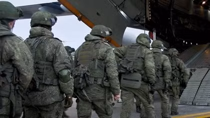 Nga điều 12 máy bay chở lính, thiết giáp đến Nagorno-Karabakh